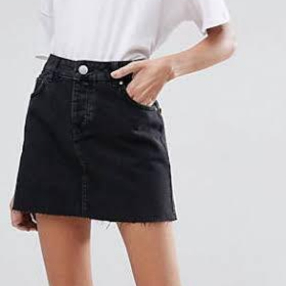 Zara Authentic Denim by TRF Black Distressed Raw Hem Denim Miniskirt Size Small